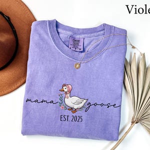 Comfort Colors® Mama Goose Shirt, Funny Mama Shirt, Mothers Day gift, New Mama gift, Funny Mom gift, Goose Mama Shirt, Mama Gift Shirt bild 7