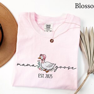 Comfort Colors® Mama Goose Shirt, Funny Mama Shirt, Mothers Day gift, New Mama gift, Funny Mom gift, Goose Mama Shirt, Mama Gift Shirt bild 5