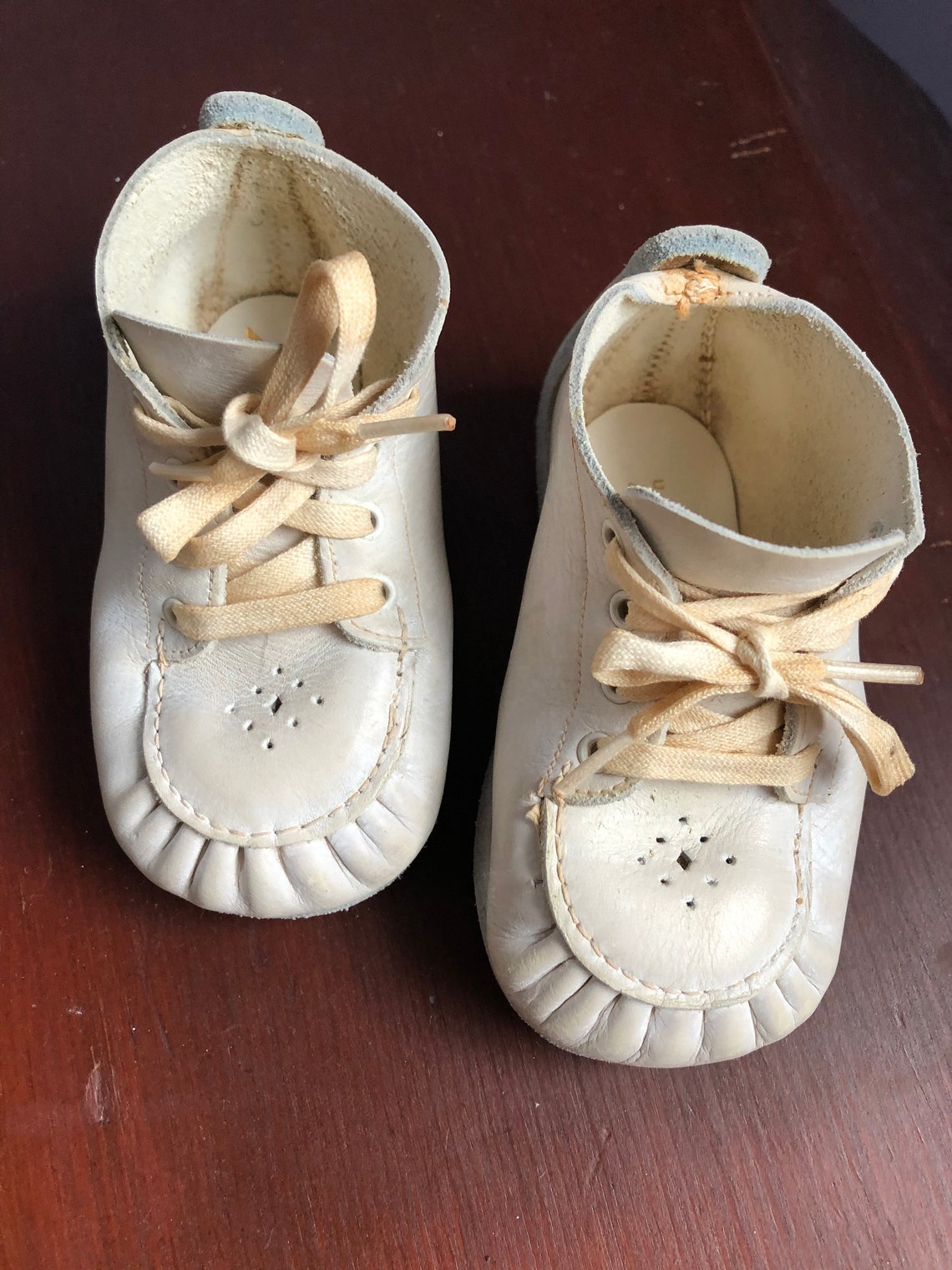 Pristine Early 1950s Buntees Moccassin and Socks for Baby - Etsy