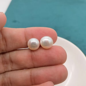 Aaaa One pair 10-10.5mm button pearl, white loose freshwater pearl beads, good luster, loose pearl, half drilled