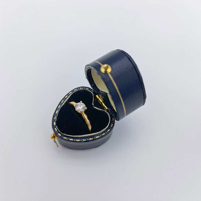 Scatola porta-anello a forma di cuore vintage fatta a mano, elegante scatola porta-anello per fidanzamento e matrimonio, foto della sposa, scatola porta-anello vintage immagine 2