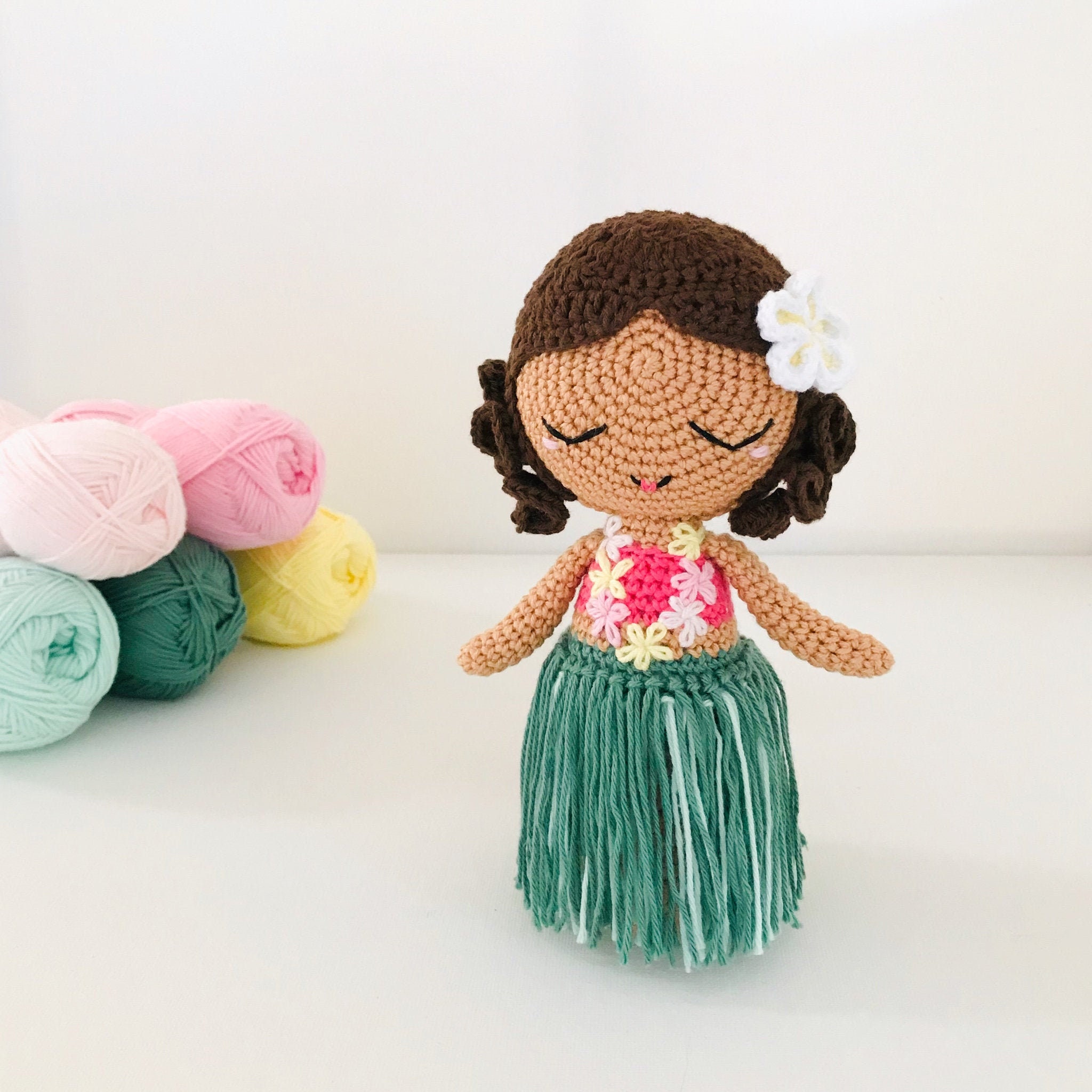 ハワイアン人形ルアナ - かぎ針編みパターン - 人形の世界コレクション