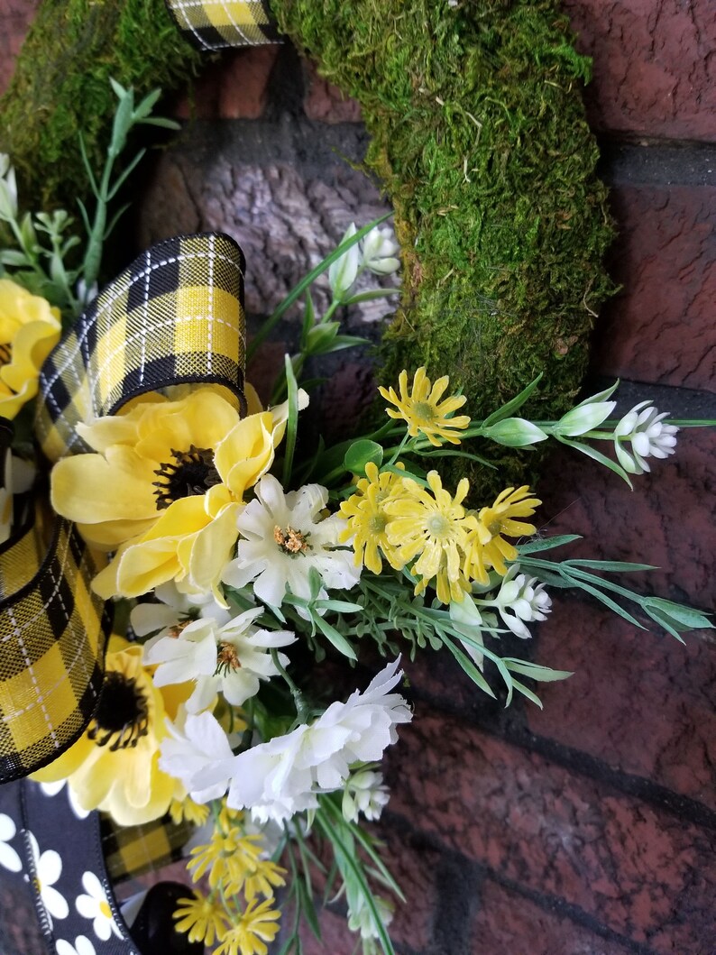 Moss Wreath Moss Wreath With Flowers Mini Moss Wreath Moss Etsy