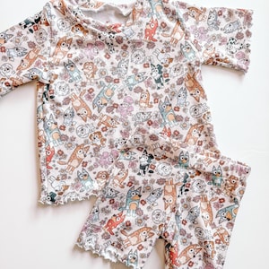 Conjunto de salón de motociclista Daisy Heeler, azul, para bebé, floral, flores, pantalones cortos de motociclista, para niño pequeño, margarita, primavera