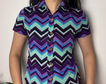 Vintage Chevron Print Button Up Top Fits Like XS/S / 70s Zigzag Print Shirt / Purple Teal Retro Top