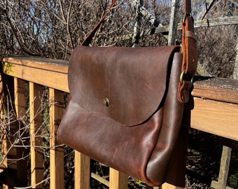 Rustic Leather Messenger Bag | Christmas Gifts Men Women | Cross Body Camera Bag | Durable Laptop Briefcase | College Messenger Shoulder Bag