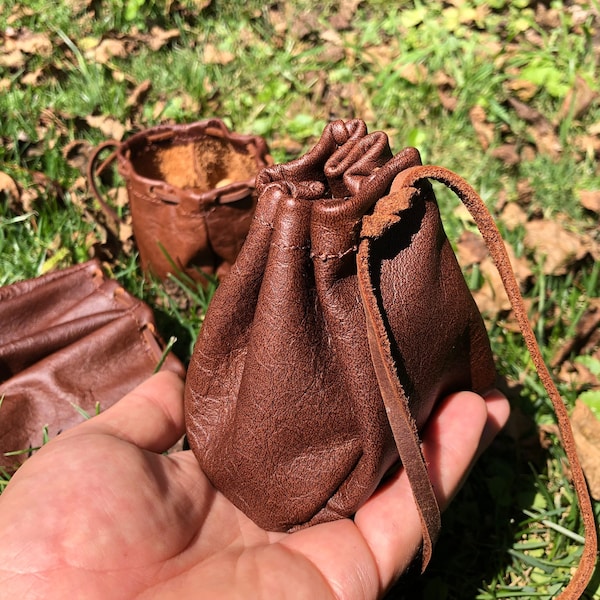 Handmade Leather Coin Pouch: Medieval Style, Durable Design