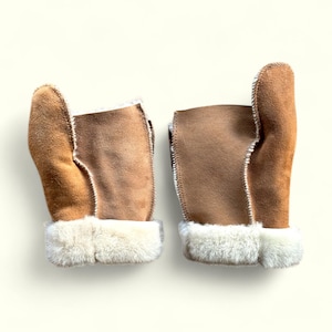 ハンドメイドシープスキンコンバーチブルミトン：ポップトップフリースフリップ、ブラウン＆ホワイト