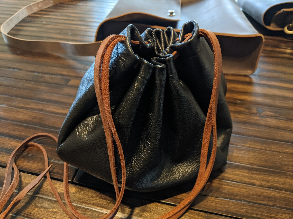 Sac à Main Américain Par SHARIF Style Seau Avec Cordon - Garniture Cuir Noir - Occasion