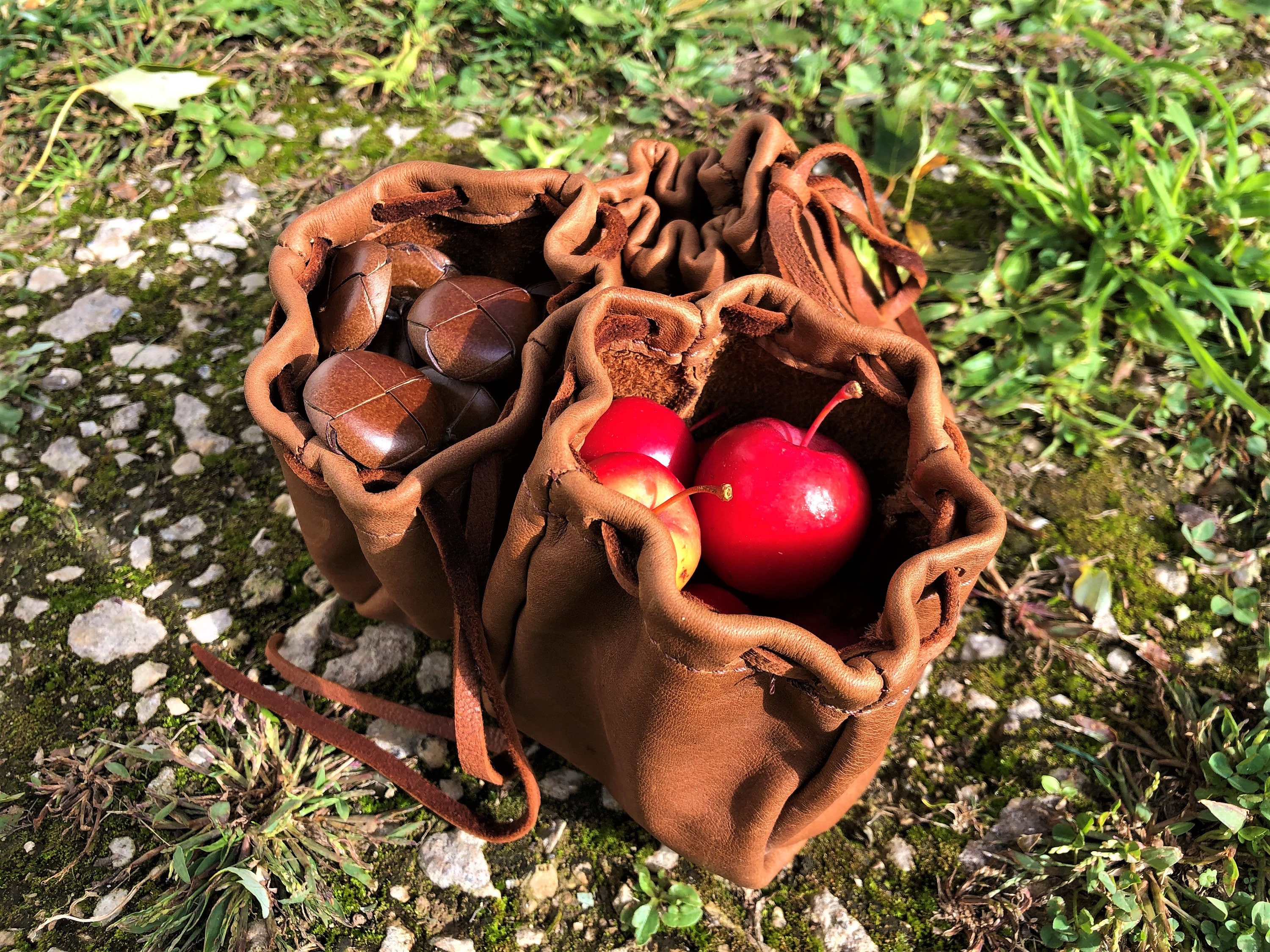Handmade Leather Coin Pouch: Vintage Style Medieval Pouch