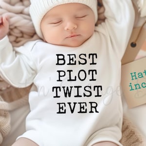Best plot twist onesie® - Author baby onesies® -  Writer Baby shower gifts -  Gender neutral onsie® - black infant bodysuits