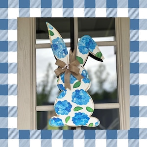 Chinoiserie Hydrangea Blue Bunny Rabbit Door Hanger