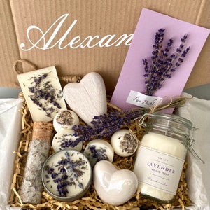 Personalisiertes Geschenk für Frauen, Wellnessbox mit Namen, Geburtstagsgeschenk für Mama, Verwöhnset Lavendel, Geschenkset zu Muttertag, Bild 9