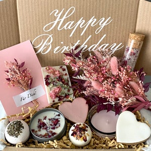 Personalisierte Wellness Geschenkbox für Frauen Geschenkkorb mit Name, Wellness Geschenkkorb mit Trockenblumen Geschenkset Entspannung Rose Bild 1