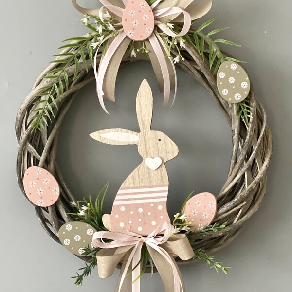 Türkranz zu Ostern, Osterdekoration mit Hase, nordische Dekoration zu Ostern, Osterkranz, Türdeko im Frühling, Kranz in rosa, Weidenkranz