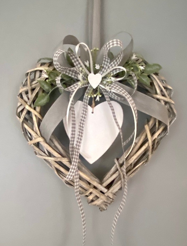 Door wreath all year round, heart shaped wreath, heart for the door, favorite wreath, front door decoration, housewarming gift image 3