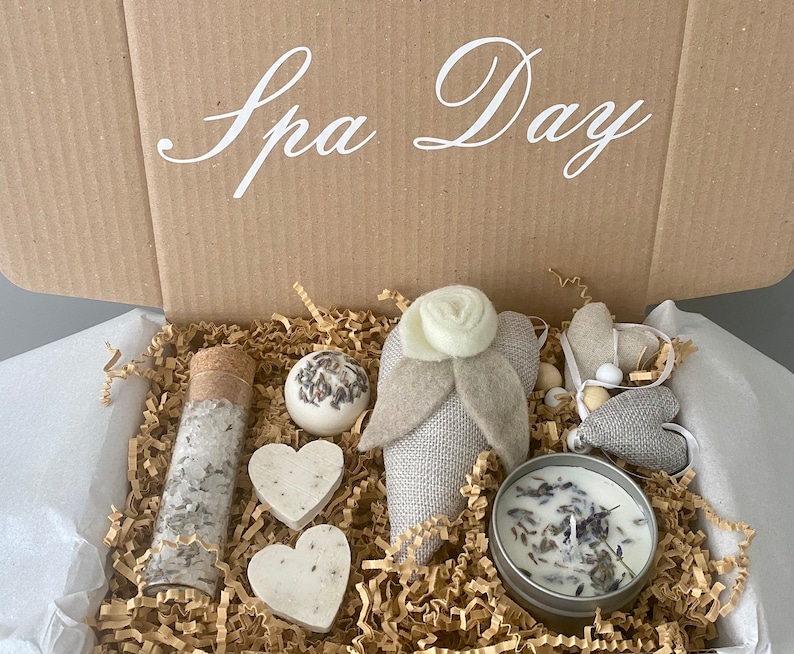 Geschenkbox für Frauen, Wellness Geschenkkorb, Beste Freundin Geschenk, Entspannungsset mit Duft, Me-Time Auszeit Geschenke für Mütter Spa Day