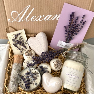 Personalisiertes Geschenk für Frauen, Wellnessbox mit Namen, Geburtstagsgeschenk für Mama, Verwöhnset Lavendel, Geschenkset zu Muttertag, Lavendel Premium XL