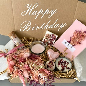 Personalisierte Wellness Geschenkbox für Frauen Geschenkkorb mit Name, Wellness Geschenkkorb mit Trockenblumen Geschenkset Entspannung Rose Bild 2