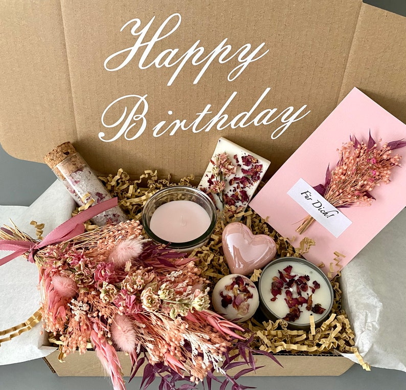 Personalisierte Wellness Geschenkbox für Frauen Geschenkkorb mit Name, Wellness Geschenkkorb mit Trockenblumen Geschenkset Entspannung Rose Bild 2