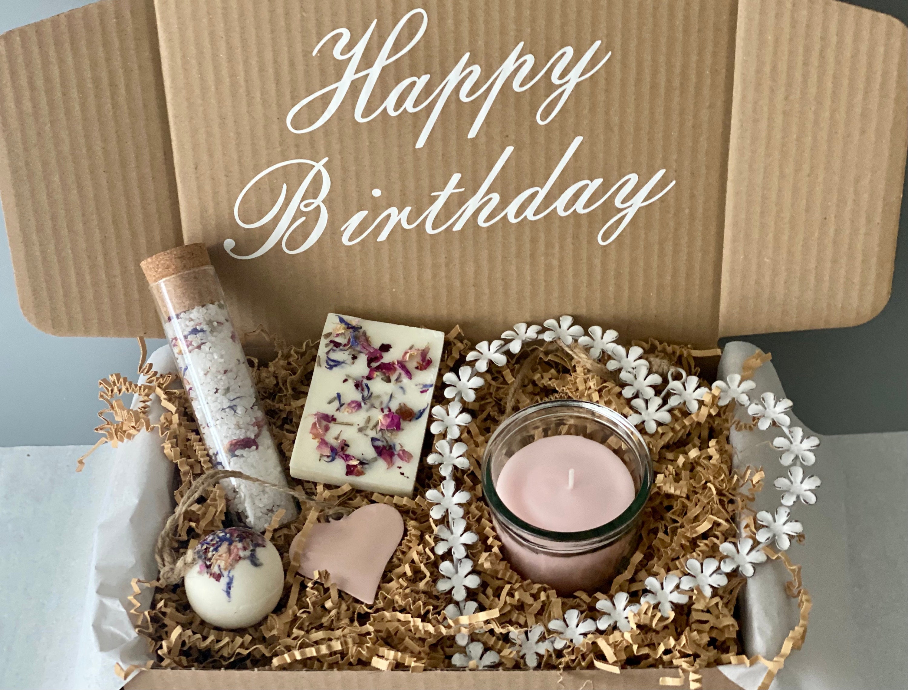 cadeau femme 30 ans, paniers cadeaux d'anniversaire pour meilleure amie,  épouse, sœur, collègue, boîte cadeau unique personnalisée pour elle :  : Cuisine et Maison