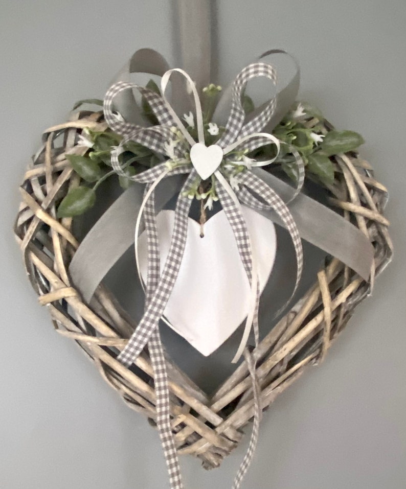 Door wreath all year round, heart shaped wreath, heart for the door, favorite wreath, front door decoration, housewarming gift image 2