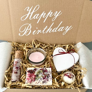 Personalisierte Wellness Geschenkbox für Frauen Geschenkkorb mit Name, Wellness Geschenkkorb mit Trockenblumen Geschenkset Entspannung Rose Rose Pur