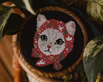 Modèle de point de croix de chat Babushka, chat de chalet, art selynn lee, broderie, mouchoir, moderne, mini motif, contemporain