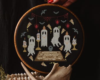Spektraler Snack, Gruseliges Kreuzstichmuster, Samhain, Geburtstagstorte, Geist, Geist, Herbst, Pizza, Halloween