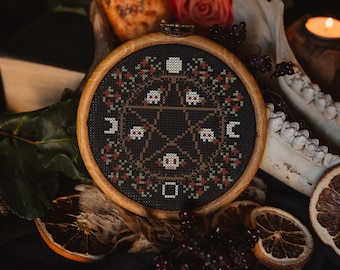 Kreuzstichmuster mit Pentagramm, Symbolik, dunkle Stickerei, Stickerei, Blumen, Mond, Mini-Muster, Ornament