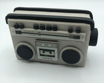 Topo de Bolo 3D em Formato de Boombox – Decoração Retrô para Festa