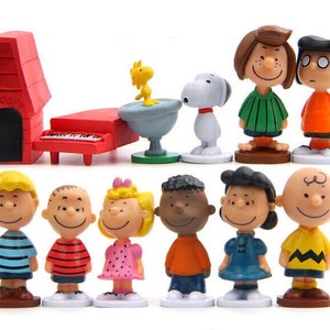 Peanuts party favor cake topper cupcake birthday Snoopy Charlie Brown Woodstock Lucy Linus Sally Franklin 12 piece figure set