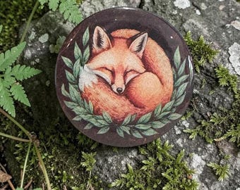 Broche Raposa Dormindo. Vida Selvagem. Campo. Feito na Escócia.