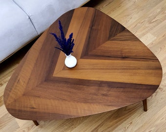 Driehoek salontafel walnoot rond ovaal elliptisch hout - Scandinavische salontafel, teak salontafel, moderne salontafel uit het midden van de eeuw