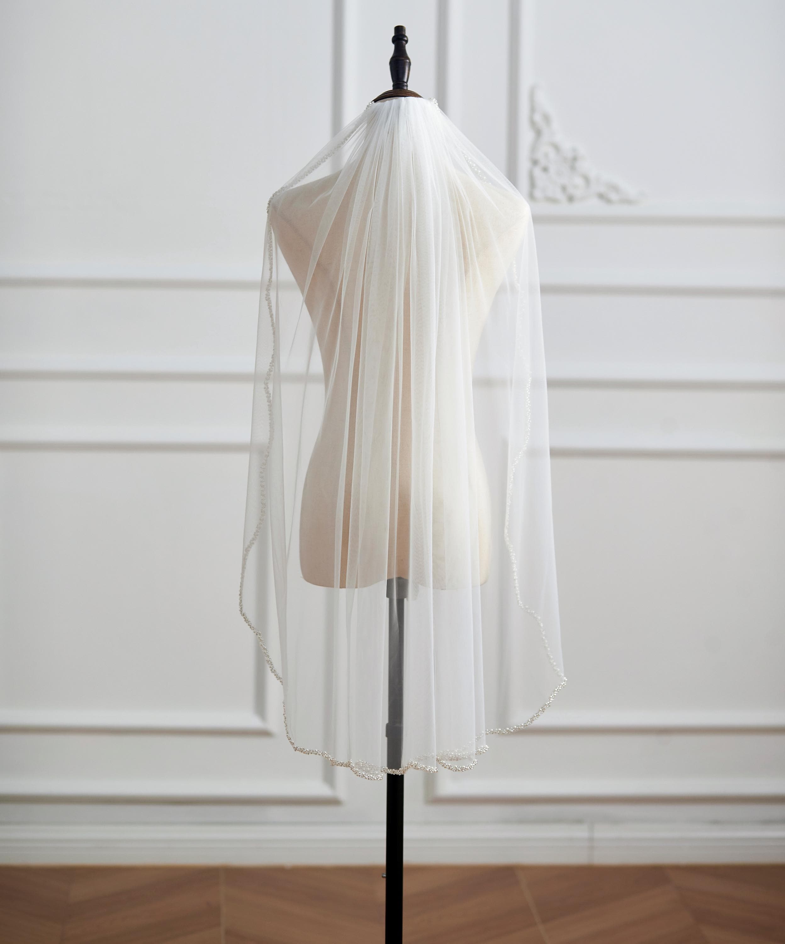 1 Tier Beaded Edge Veil, Scalloped Edge Veil, Elegant Fingertip Veil, Chapel Wedding Veil, White Ivory Beaded Bridal Veil