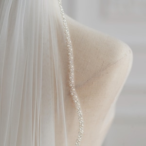 1 Tier Beaded Edge Veil, Scalloped Edge Veil, Elegant Fingertip Veil, Chapel Wedding Veil, White Ivory Beaded Bridal Veil