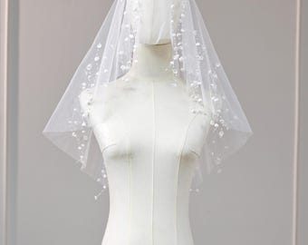 3D Flower & Pearls Embellished 2 Tiers Veil, Short Wedding Veil with Beaded Floral, Boho Bridal Face Veil, Tulle Veil with Blusher with Comb