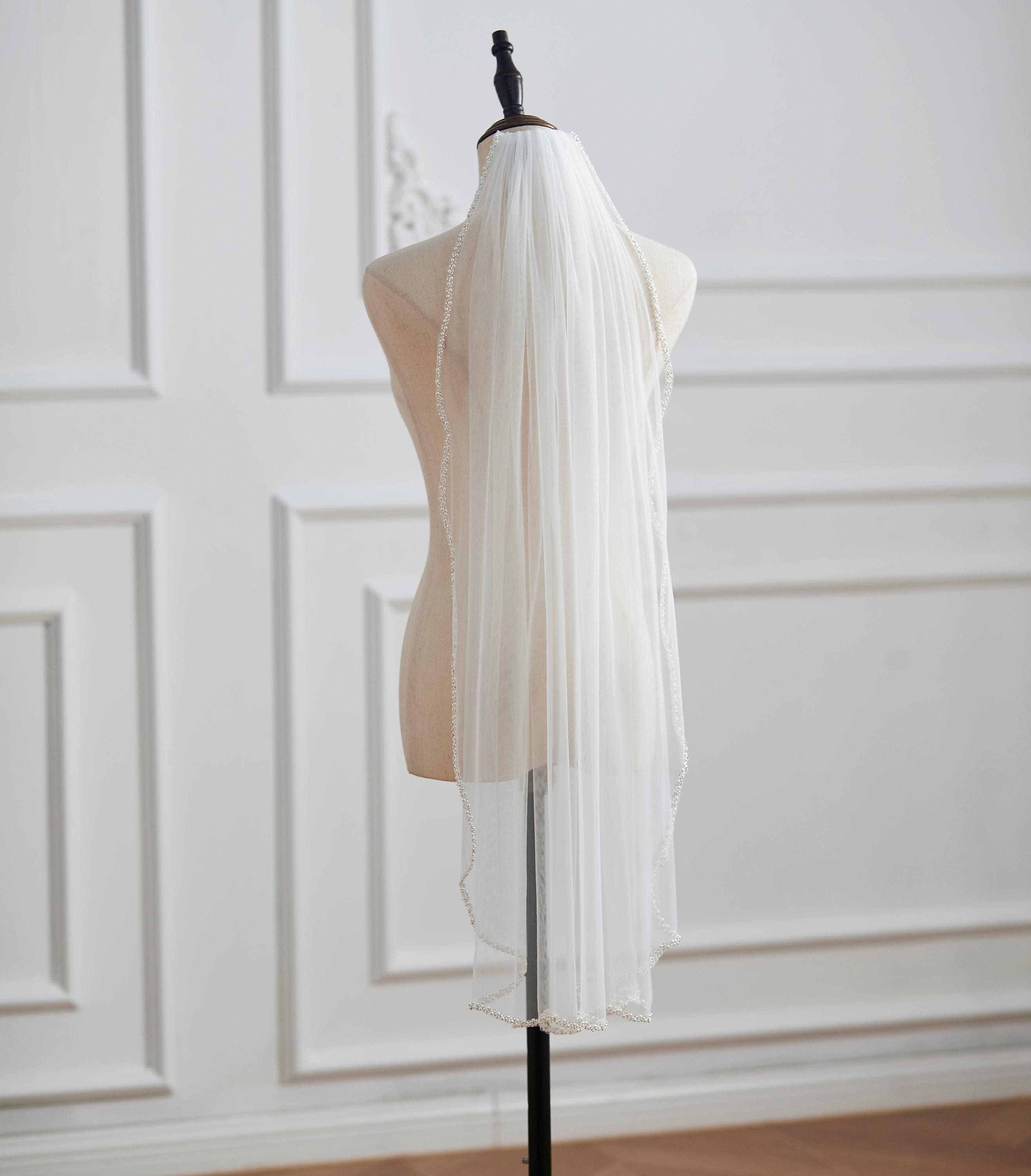 1 Tier Beaded Edge Veil, Scalloped Edge Veil, Elegant Fingertip Veil, Chapel Wedding Veil, White Ivory Beaded Bridal Veil