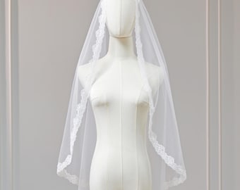 Lace Mantilla Bridal Veil, Delicate Floral Fingertip Length Sheer Tulle Veil with Scalloped Lace Edge, Vintage Weddding Headpiece
