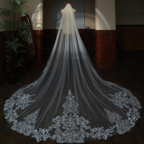 Velo de novia estilo catedral con apliques de encaje hecho a mano - Largo y color personalizados