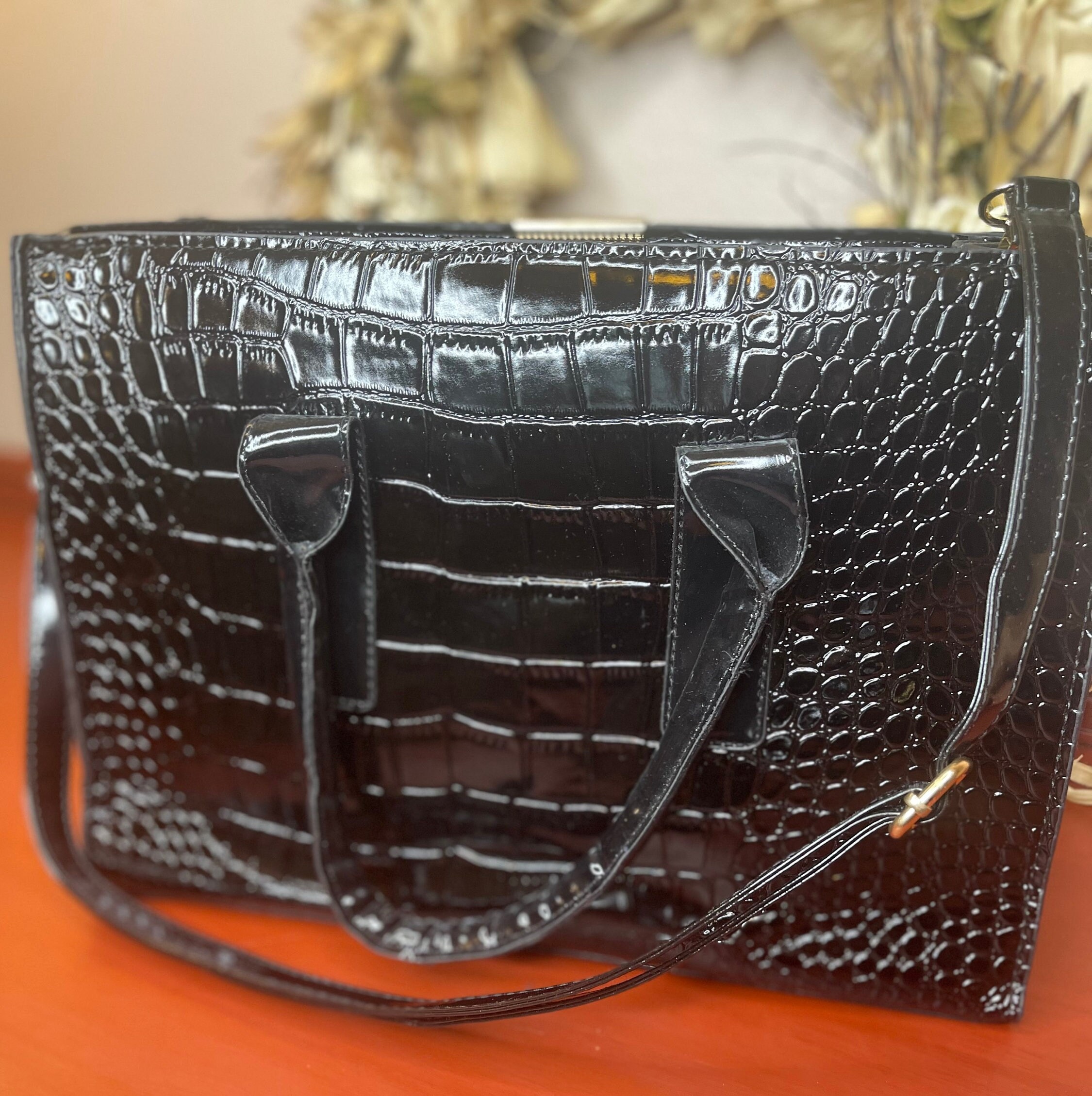 AMARA Bag Crocodile Black/Black Structured Shoulder Bag | Women's Handbags  – Steve Madden