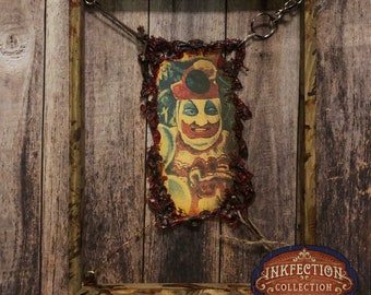 Gacy - Pogo - Oprawione INKfection Tattoo Art - Dekoracja Horror / Oddities - Nawiedzony dom / Rekwizyt na Halloween