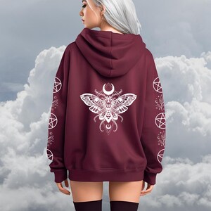 Sweat-shirt Pagan Witchy Moth : sweat à capuche capricieux occulte douillet, citation drôle de brûlure sur le terrain, pull féminin sombre mystique, style alternatif image 6