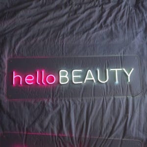 カスタムネオンサイン、ネオンサイン、パーソナライズギフト、ウェディングサイン、ネームサイン、ネオンベッドルームサイン、LEDネオンライト、ネオンバーサイン