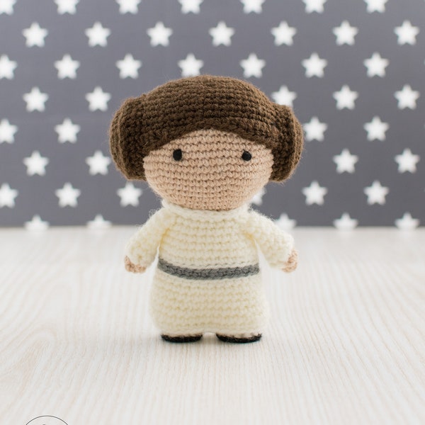 Patron au crochet pour enfant Princesse Leia | Jouet amigurumi Star Wars | Poupée au crochet PDF | Jouets geeks | Cadeau geek