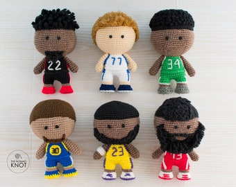 PACK: 6 Basketball Spieler Amigurumi Muster aus der Allstars Collection | Sport Häkelspielzeug | Gehäkeltes Geschenk für Jungen | NBA