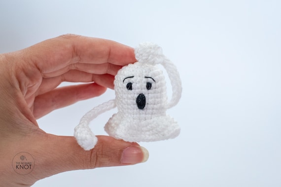 Crochet Ghost Pattern: Posable Halloween Amigurumi (PDF)