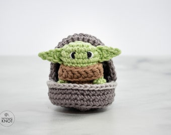 Tiny Baby Alien amigurumi pattern and Space pod pattern. Little Baby Yoda crochet pattern. Grogu amigurumi pattern