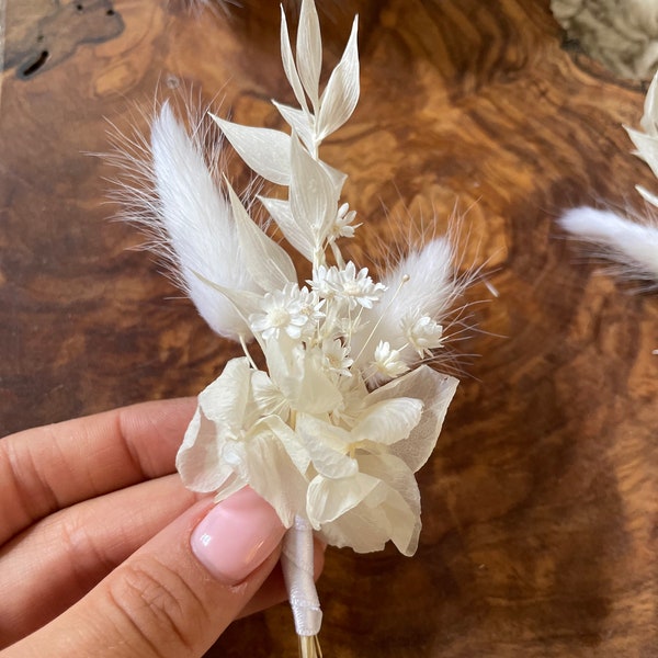 Trockenblumen Hochzeit boho Boutonniere Ansteckrn Bräutigam Weiß beige Hortensien Elegant