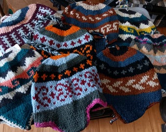 Geweldige hoeden van 100% wol, handgemaakt in Nepal. Mooi en warm! Diverse kleuren.